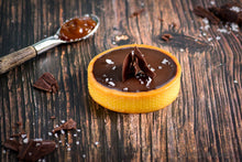 Load image into Gallery viewer, tartlet with chocolate and salted caramel, and chocolate flakes
